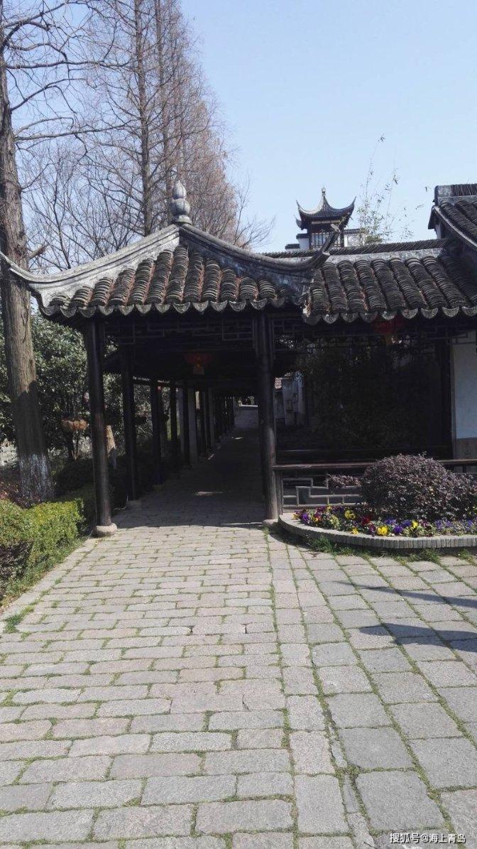 纵览·新春走基层丨走近春运“守护人”——我在螺旋隧道里“巡检”